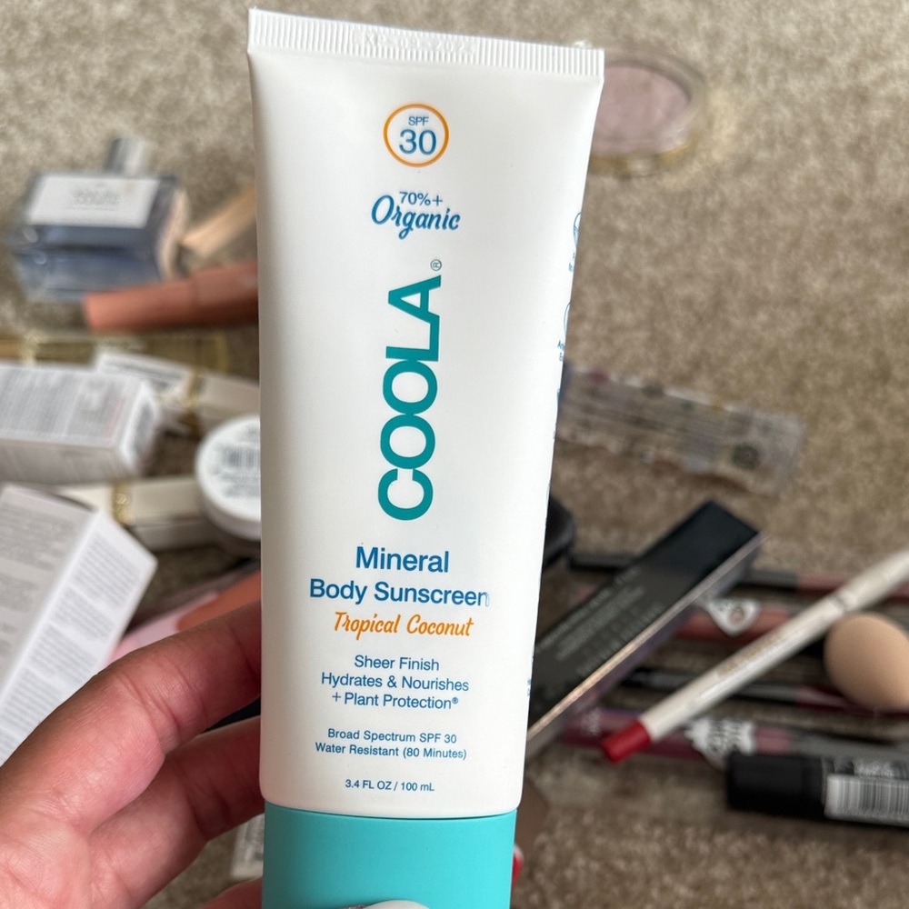 COOLA Mineral Body Sunscreen SPF 30 - White and Blue